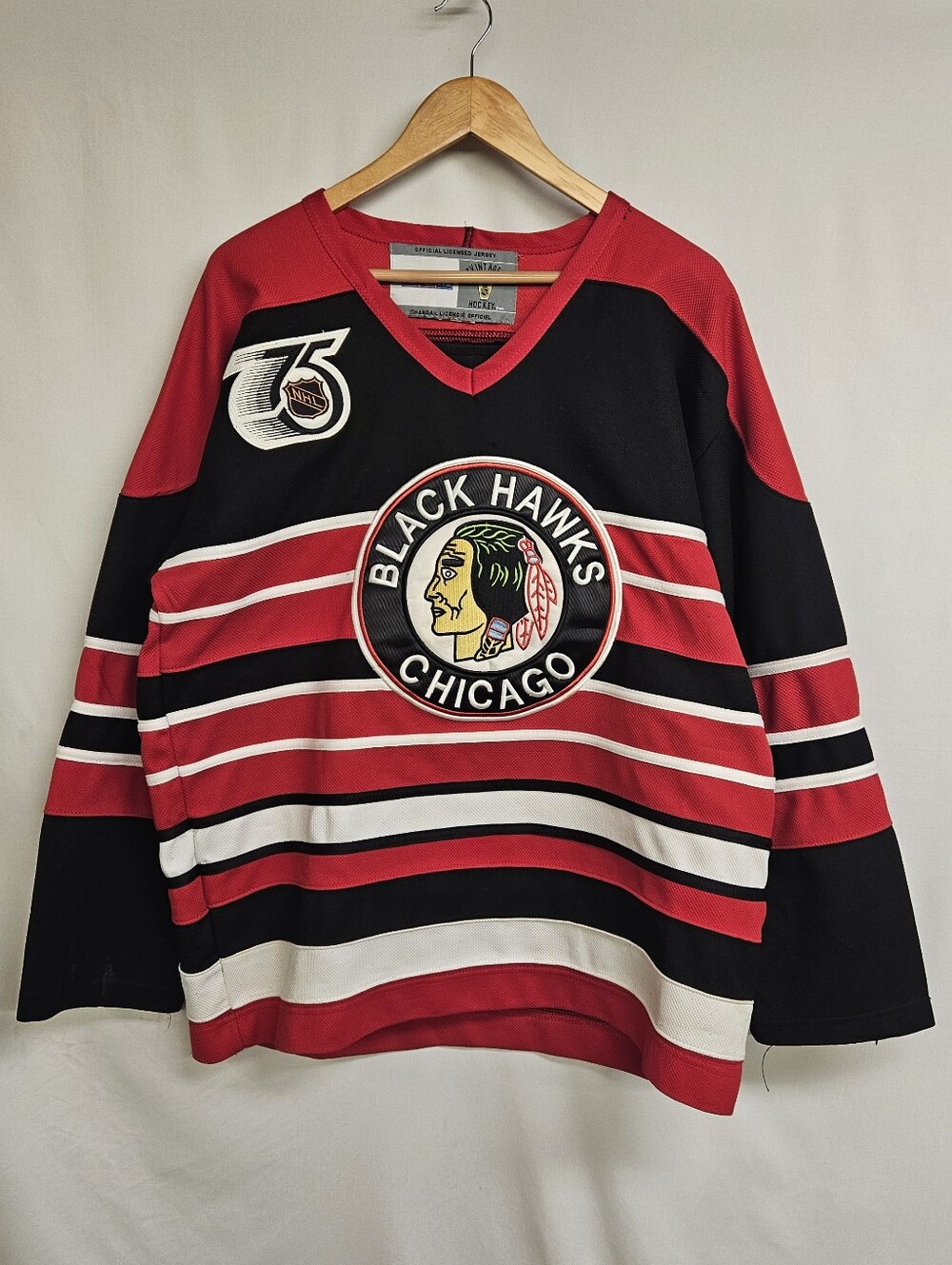 Vintage CCM 75th Patrick Kane #88 Chicago Blackhawks Jersey Fight Strap Size 50